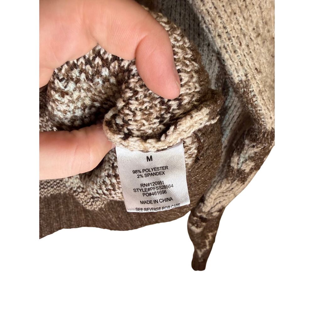 Women’s Aztec Pattern Sweater - Picture 3 of 5